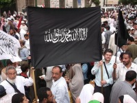 Мусульмане выводят на улицы Каира своих сторонников, требуя установления шариата в Египте